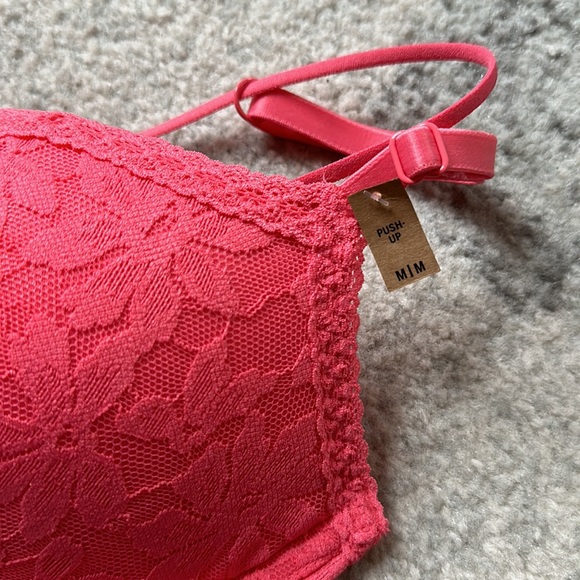Victoria’s Secret pink push up lace bralette - NWT - Picture 3 of 4